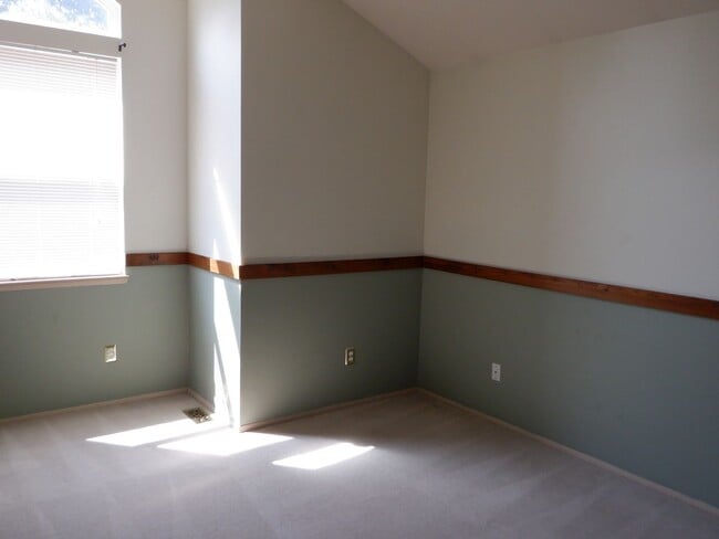 Building Photo - 5610 Mt Baker St SE