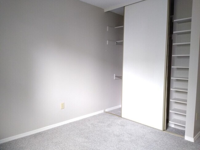 Building Photo - Lovely Split Level Ranch Home in Louisville Next To Open Space