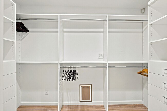 Building Photo - Privateer Duplex