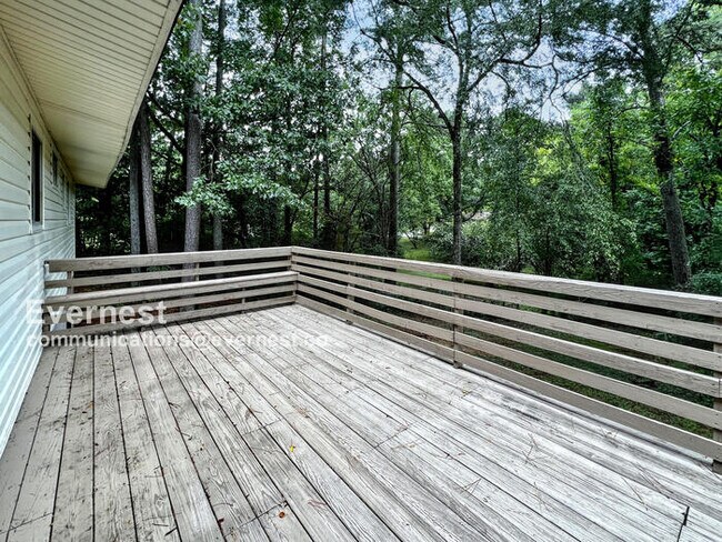 Building Photo - 1116 Lay Dr