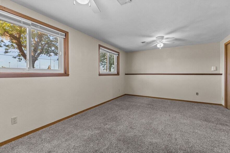 Building Photo - 1626 E Capitol Dr