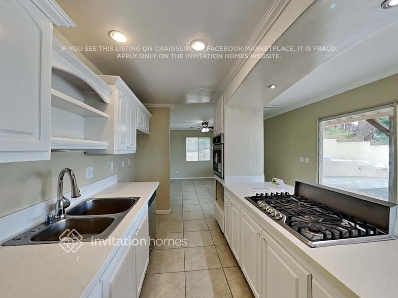 Building Photo - 13466 Almetz St