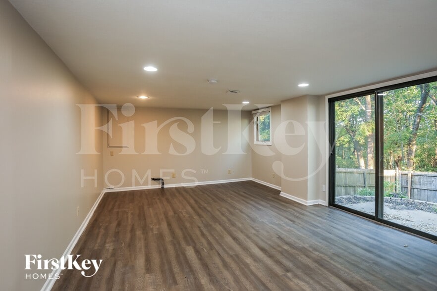 Building Photo - 15102 W 131st St