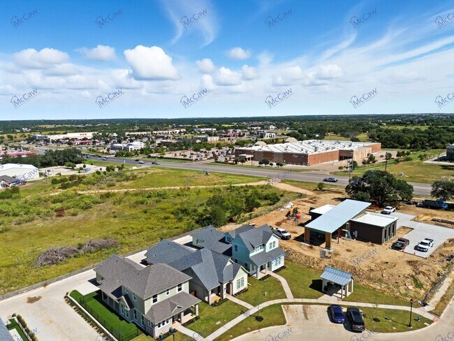 Building Photo - 100 Cardinal Wds