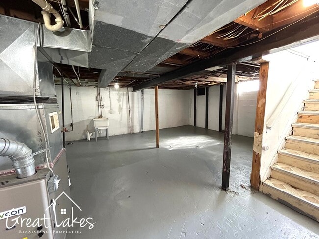 Building Photo - Stunning 3 Bedroom 1 Bathroom now available for rent