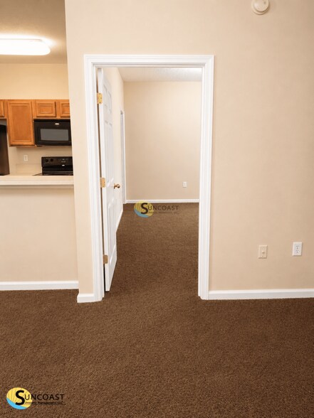 Building Photo - 6985 Ortega Woods Dr