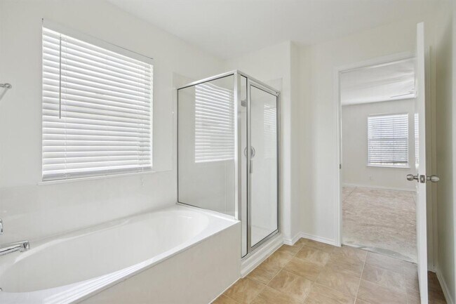 Building Photo - 307 Grutsch Dr