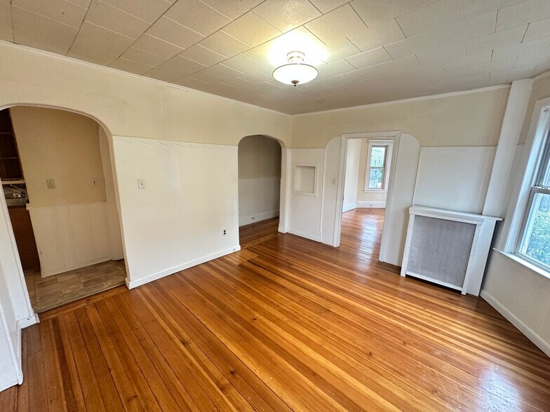 Building Photo - 69 Conwell Ave