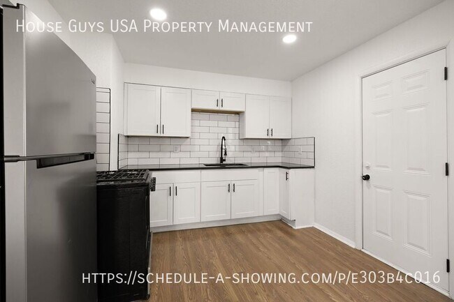 Building Photo - 10716 Ewing Ave