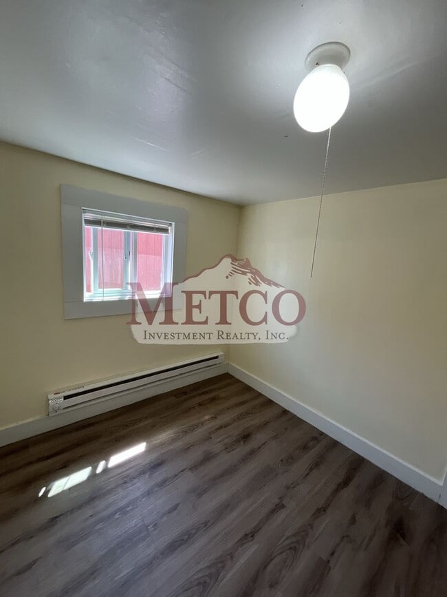 Building Photo - Nice 3 bedroom, 1 bath home in Springfield