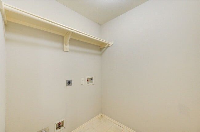 Building Photo - 19814 Lindenfield Pl