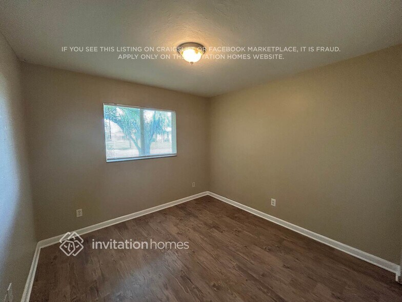 Building Photo - 212 SE 43rd Terrace