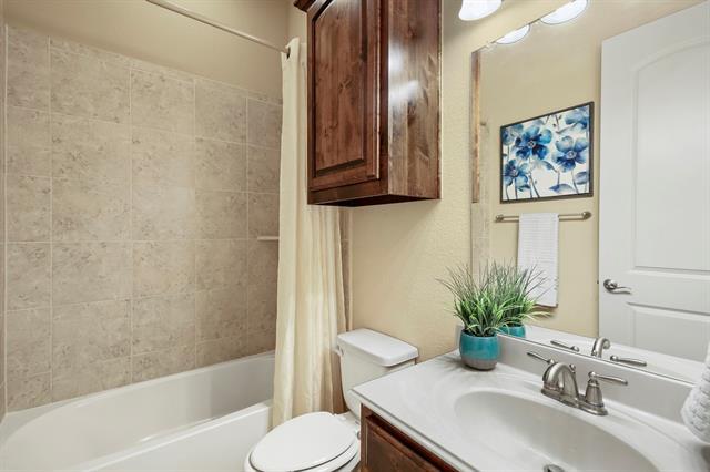 Building Photo - 13732 Eleanor Ave