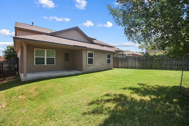Building Photo - 4 Bedroom/2.5 Bath Tausch Farm Subdivision
