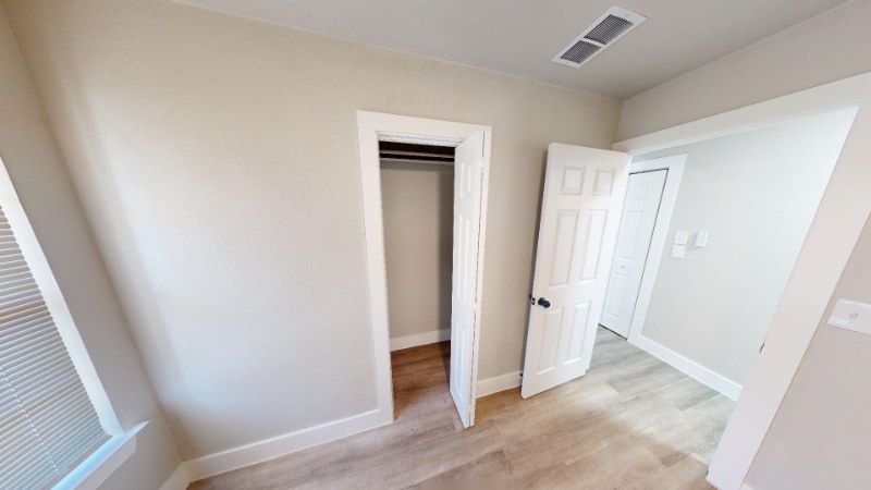 Building Photo - 7323 Glen Arbor Dr