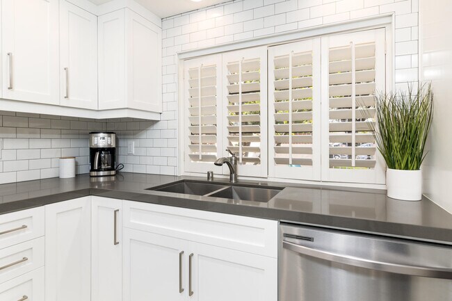 Building Photo - 117 Trento Cir