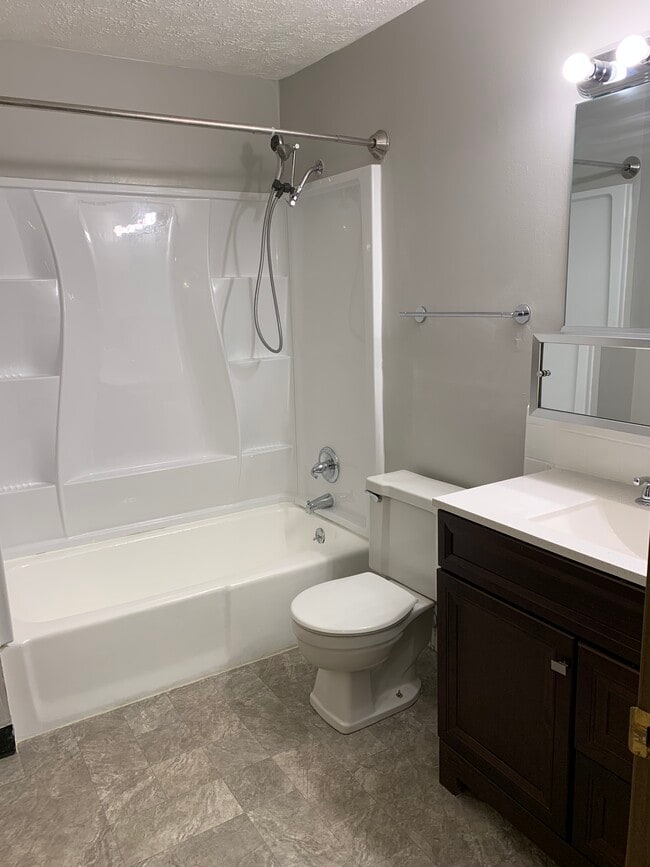 Bathroom2 - 7465 Seymour St NW