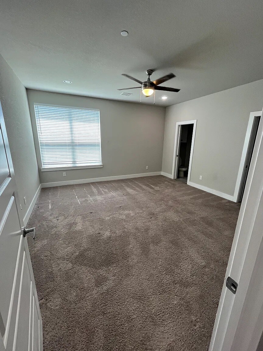 Building Photo - Room in Condo on Shea Rd