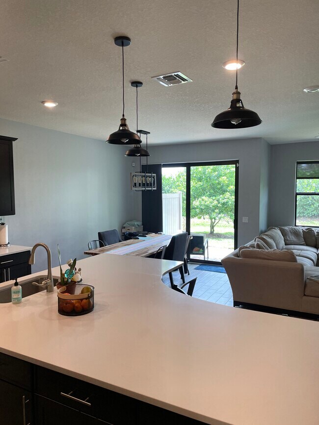 Building Photo - 4689 Eventing St