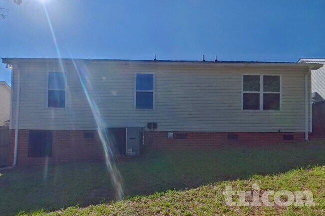 Building Photo - 108 Woodlands Village Dr