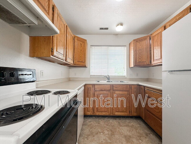 Building Photo - 49 S 200 W