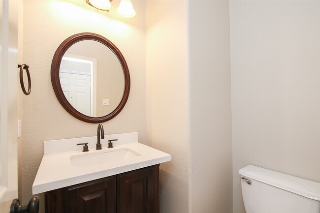 Building Photo - 35 Winhall Pl