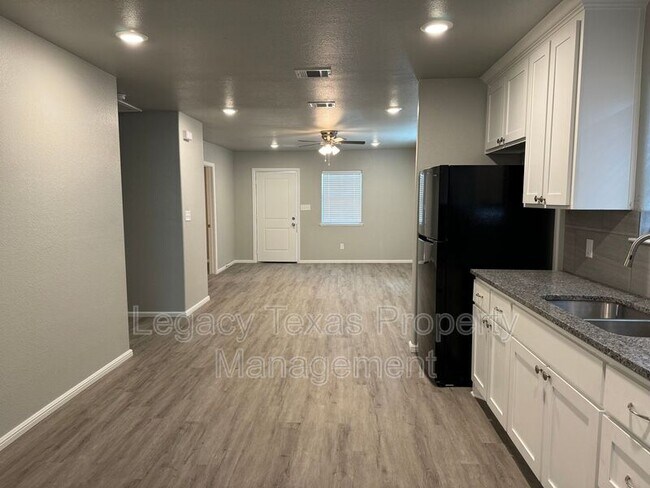 Building Photo - 112 W Wilson St