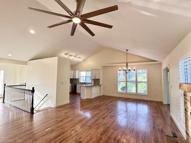 Building Photo - 220 Konawa Ln