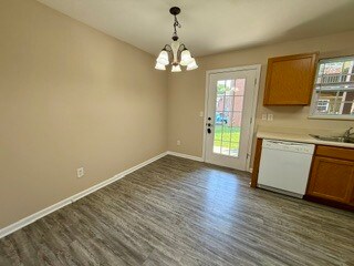 Building Photo - 1638 Maple View Way