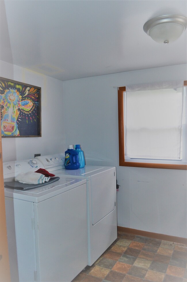 Laundry Room - 555 W Church St