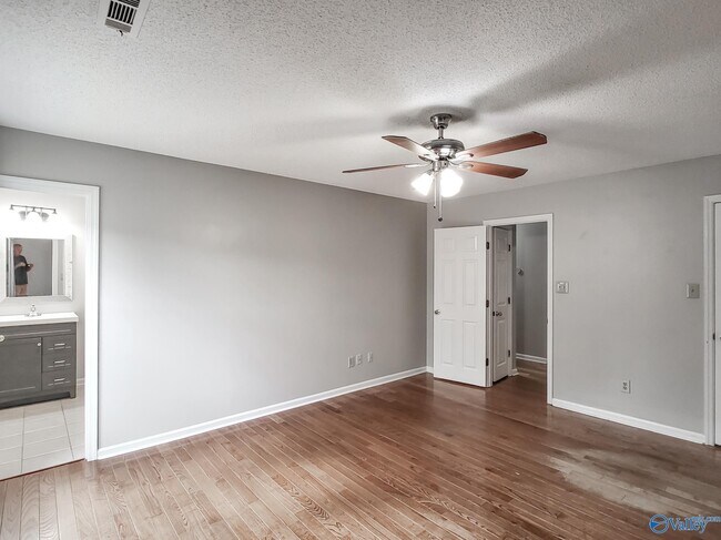 Building Photo - 116 Portal Ln