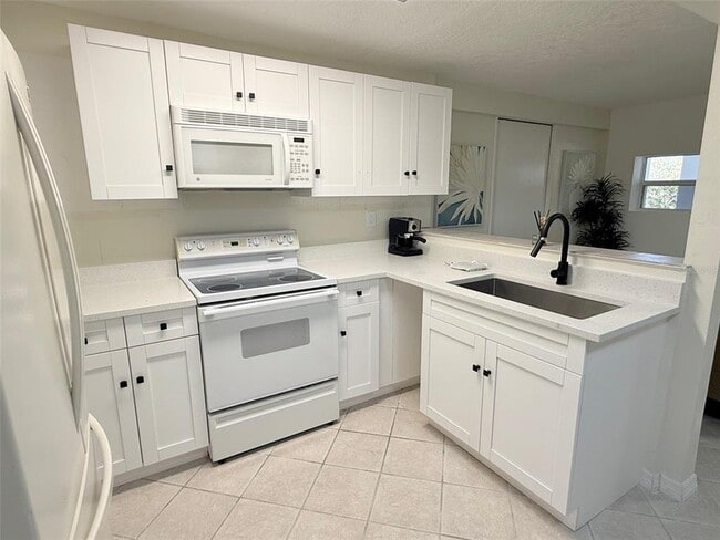 Building Photo - 707 40th St W