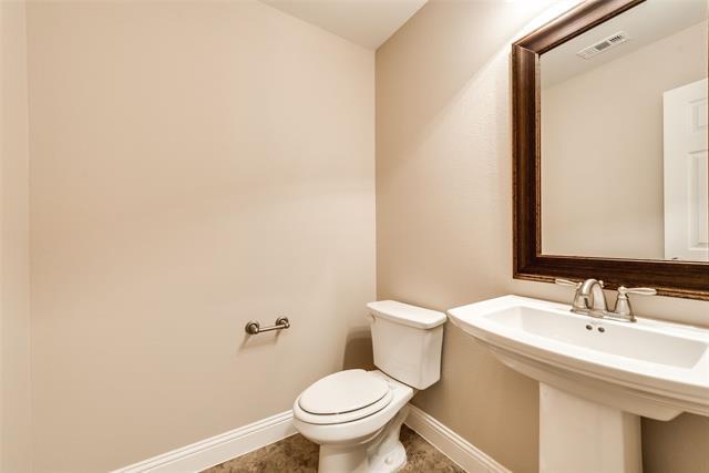 Building Photo - 1016 Somerset Cir