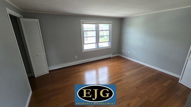 Building Photo - 158 Beech St
