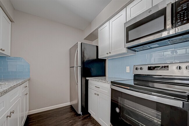 Building Photo - 7315 Housman