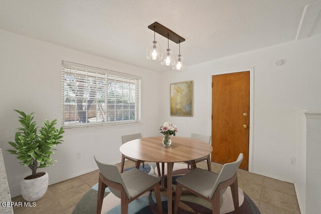 Building Photo - 481 Rio Arriba Dr