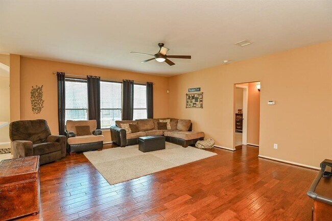 Building Photo - 4903 Lake Gladewater Ct