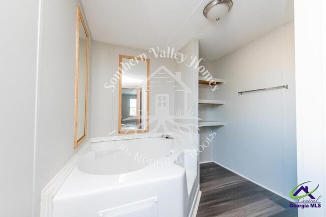 Building Photo - 349 Brighton Dr