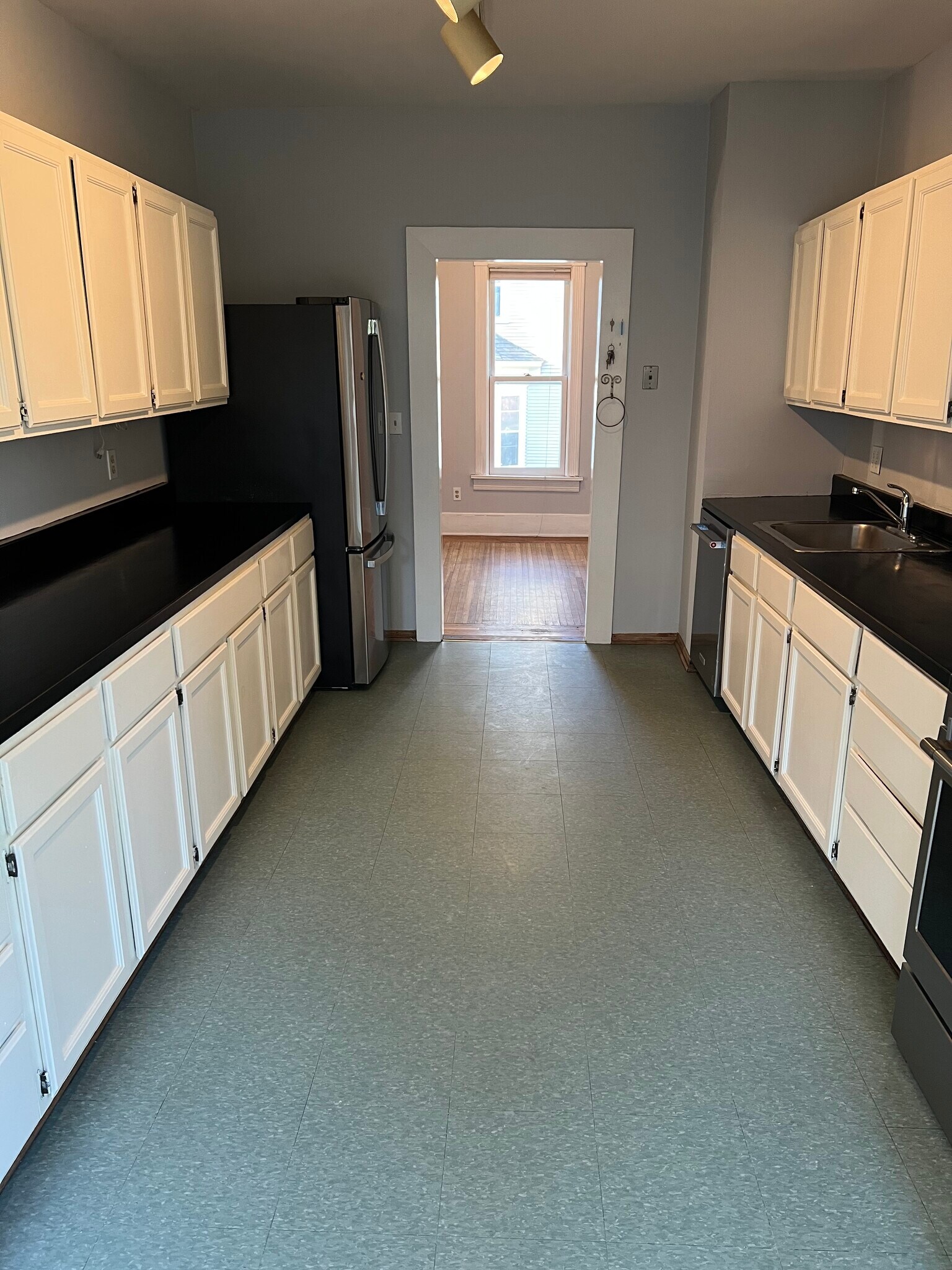 Building Photo - 114 Bedford St SE