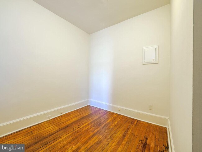 Building Photo - 2908 Q St NW