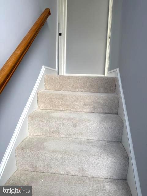 Building Photo - 510 Fairfax Ln