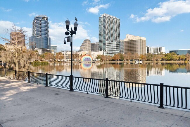 Building Photo - Beautiful Newly Renovated 2/2 Condo at The Waverly on Lake Eola in Downtown Orlando