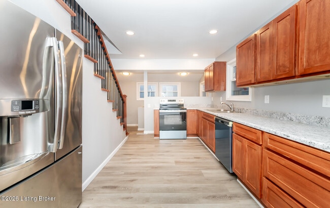 Building Photo - 204 W Warfield St