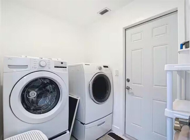 Building Photo - 9308 President Cir