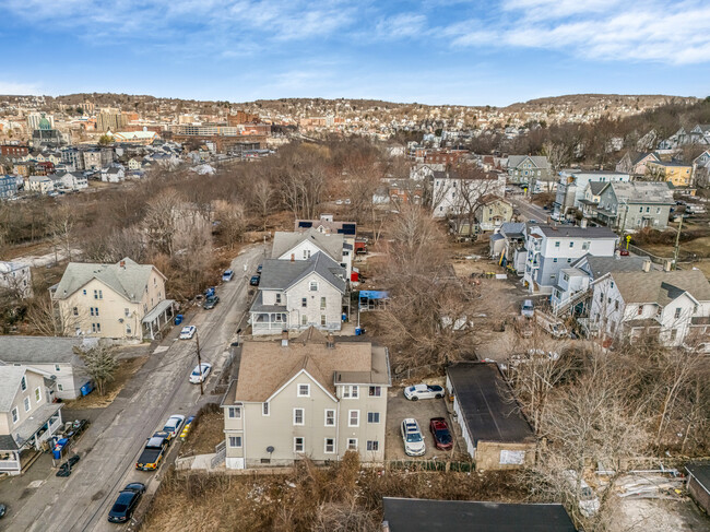 Primary Photo - 14 Hickory St