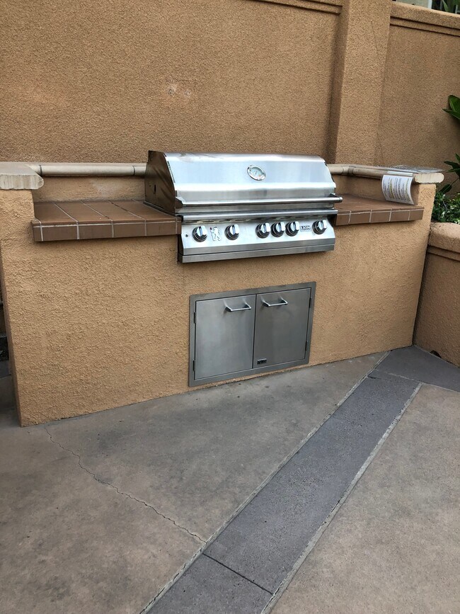 Building Photo - 12364 Carmel Country Rd