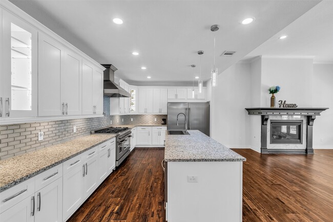 Building Photo - 17 Bellingham Ct