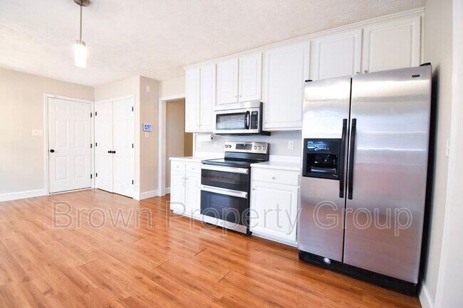 Building Photo - 2812 Bolla Dr