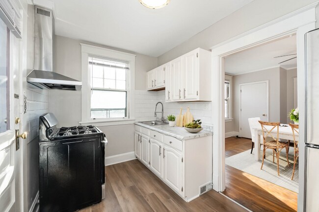 Building Photo - 4400 Greenlee Ave