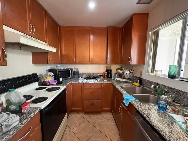 Building Photo - Welcome to this beautiful home in the high...